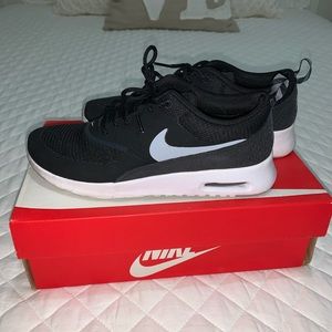 Nike Air Max Theas